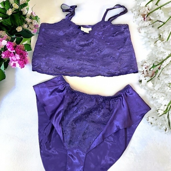 Vintage  Victoria secret ultraviolet satin and lace lounge lingerie set M - Picture 1 of 6